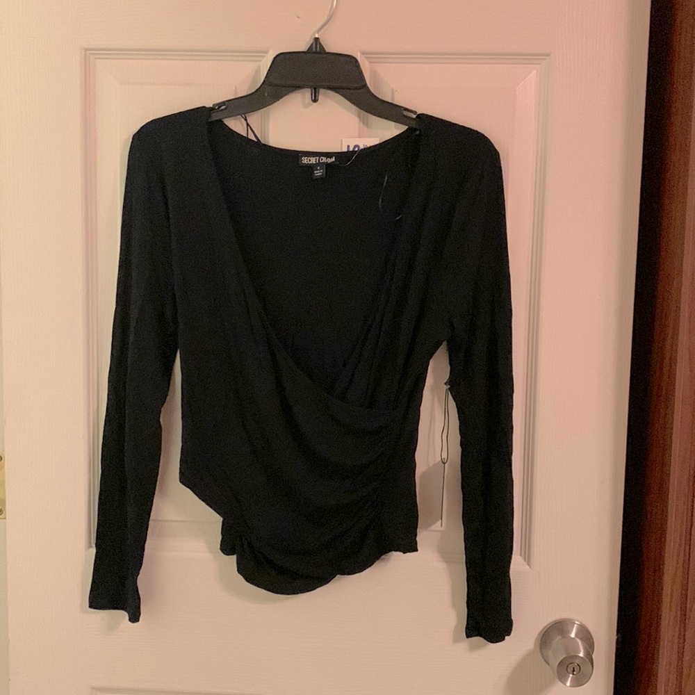 Secret charm top